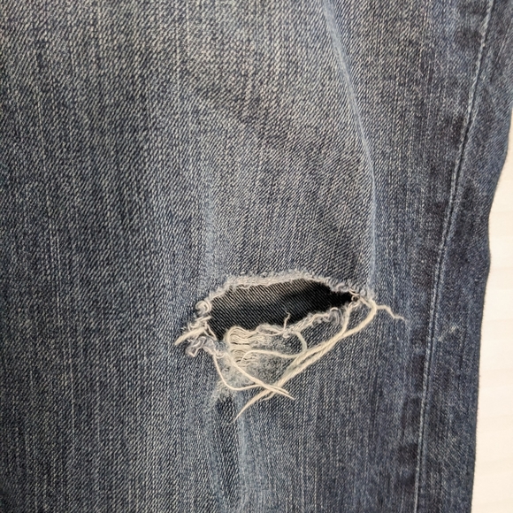 Old Navy The Flirt Distressed Jeans Size 18 Regular - Picture 6 of 6